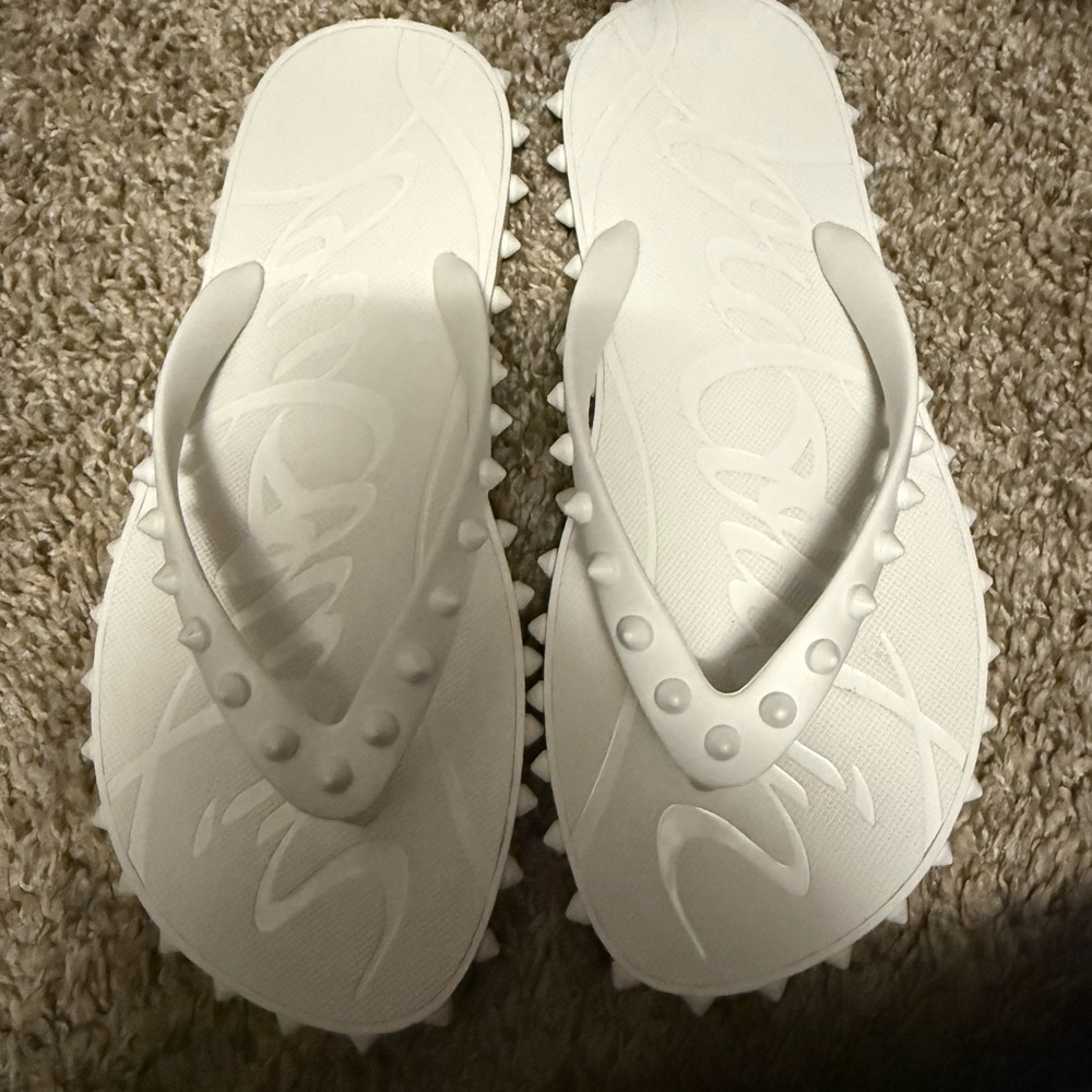 Louboutin White Slide - Picture 5 of 5